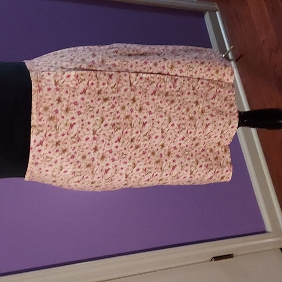 Skirt - Picture 2 of 3